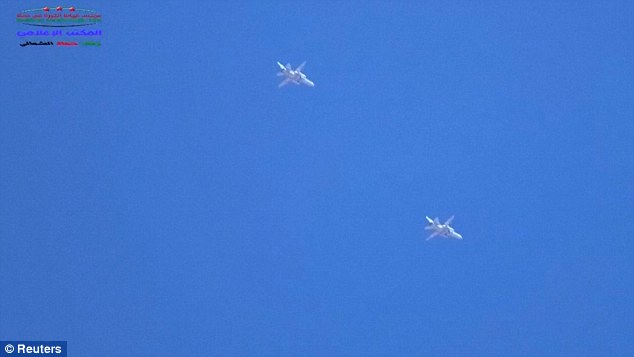 Máy bay Nga ồ ạt không kích IS tại Syria ảnh 2